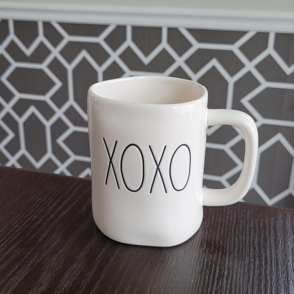 Rae Dunn Double-Sided Mug XOXO ❤
